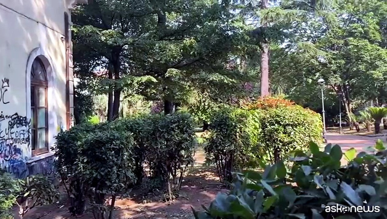 Cava de' Tirreni, i danni provocati alla villa "Falcone e Borsellino"