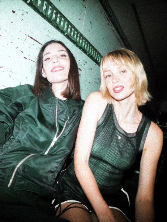 Angèle et Amelie Lens s'associent pour l'explosif Run