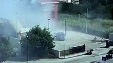 Messina, il crollo di Pistunina: il video inedito. Un furgone bianco e una Mercedes lasciano il piazzale pochi secondi dopo il crollo