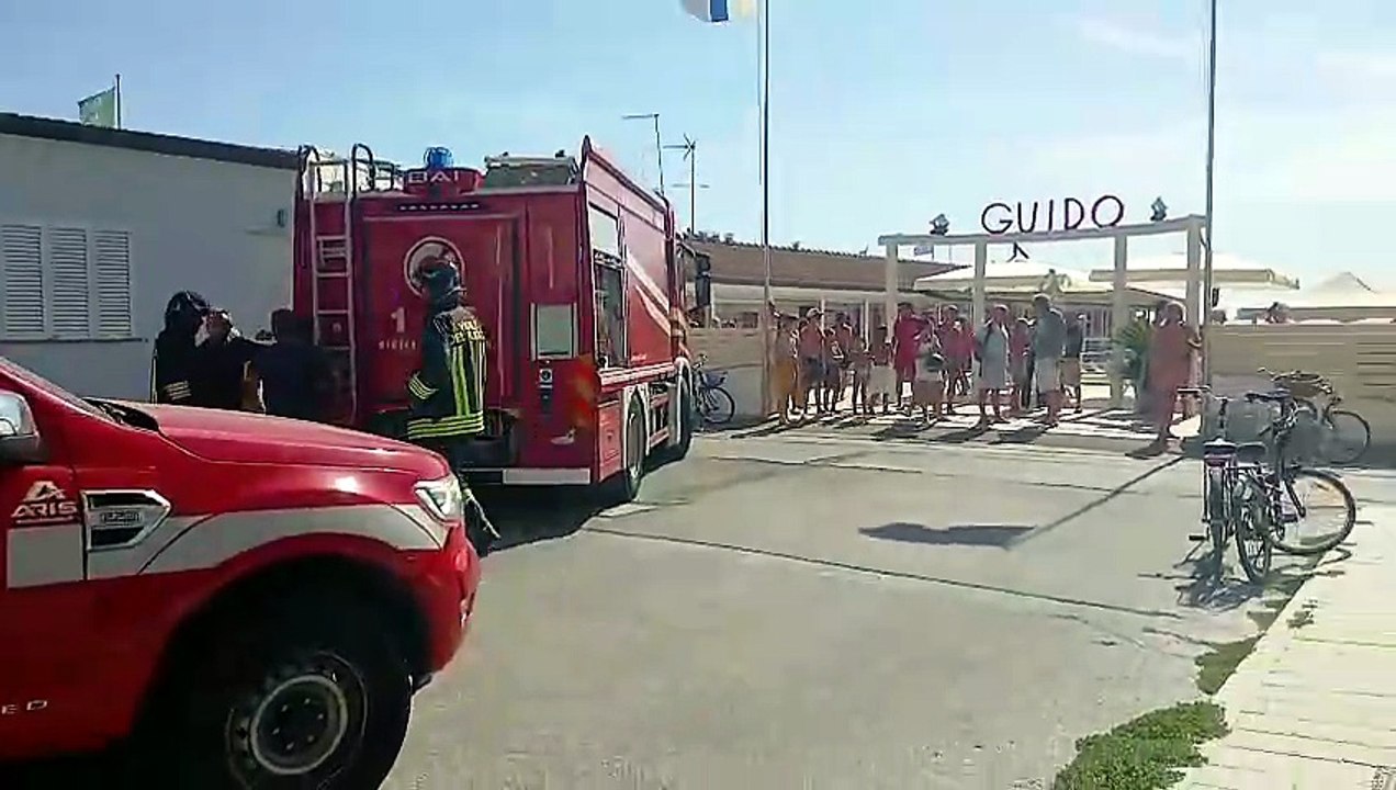 Viareggio, incendio in Passeggiata