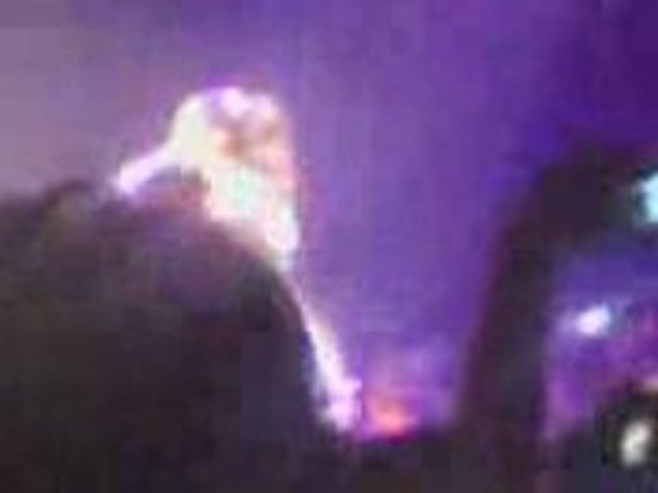 alicia keys-paris berçy 2008