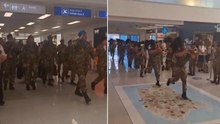 Alghero, la Brigata Sassari torna a casa fra applausi, commozione e l'accoglienza della Fanfara dei bersaglieri