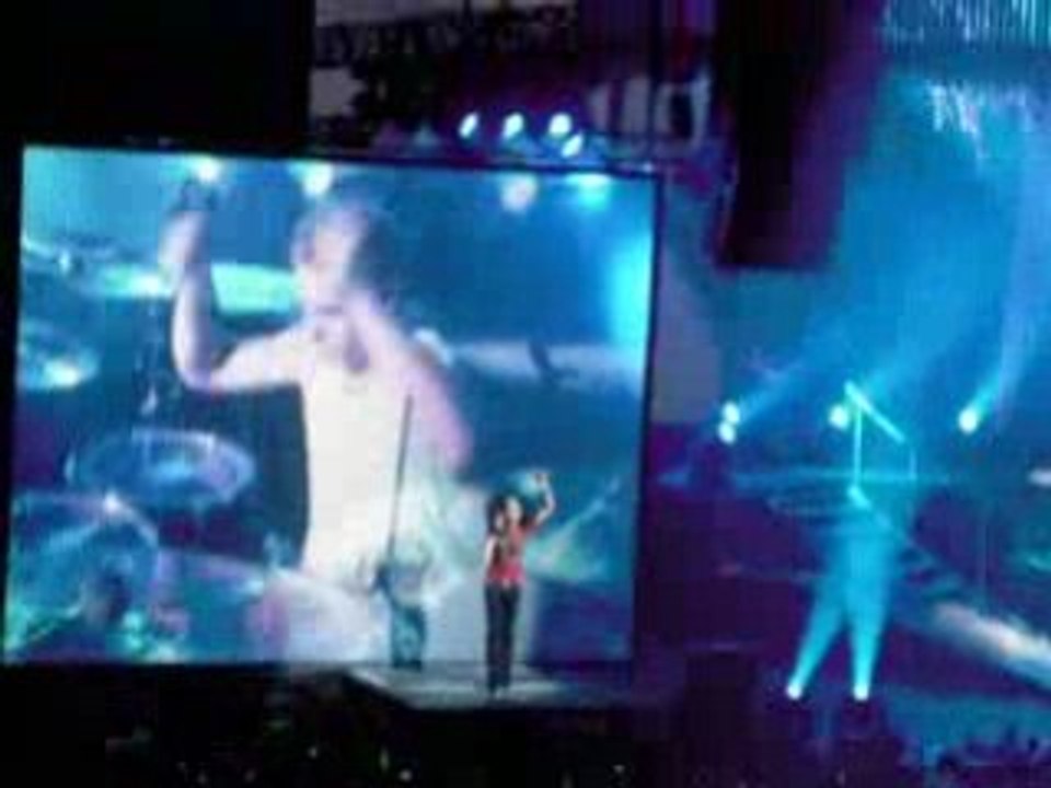 TOKIOHOTEL - Wir Sterben Niemals Aus