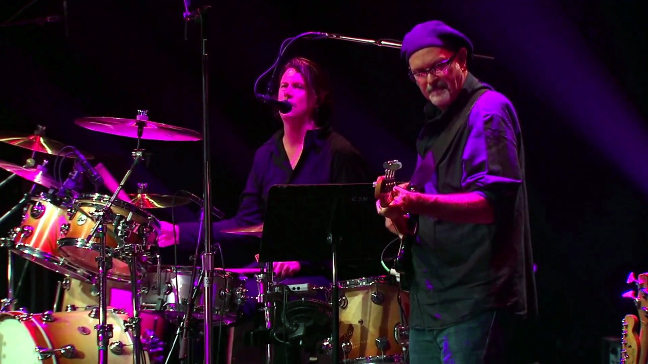 Wooden Ships - Crosby, Stills & Nash (live)