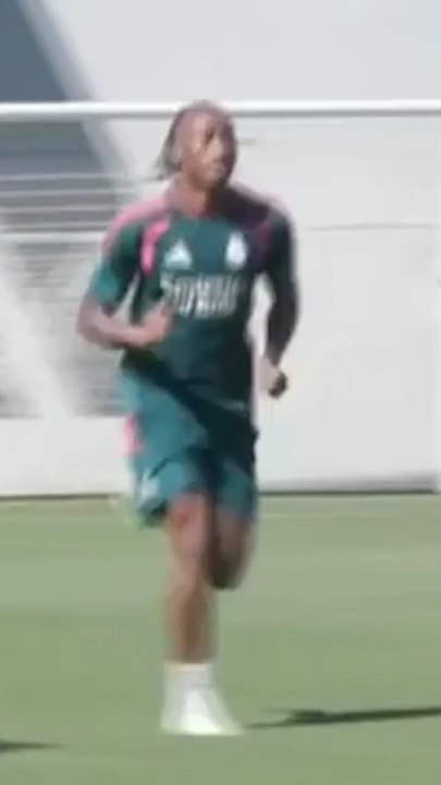 El primer entrenamiento de Diomande con el Real Madrid