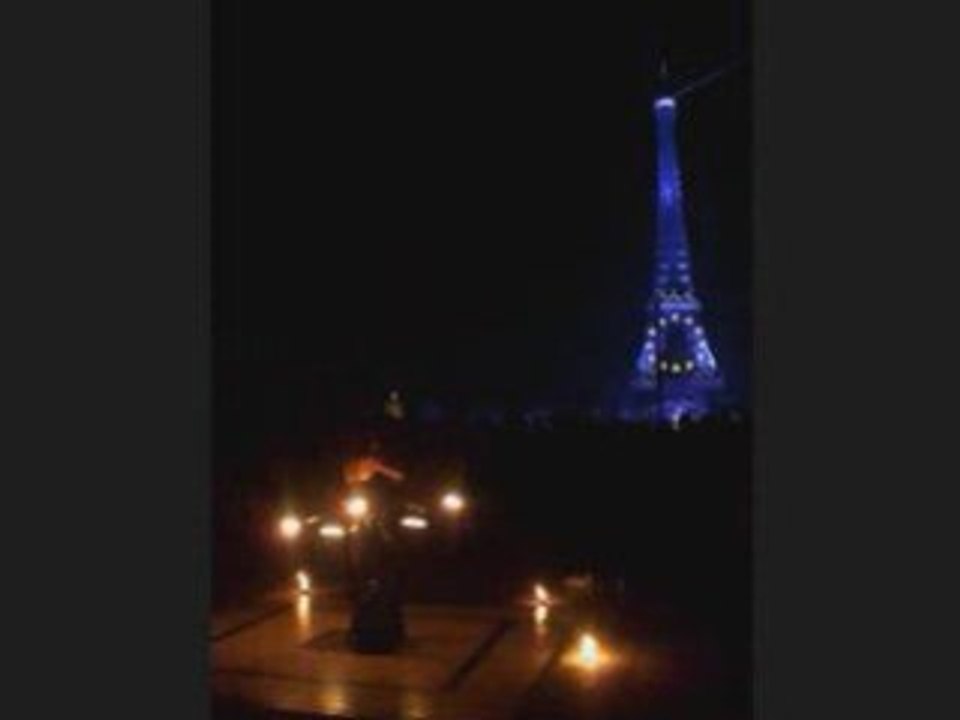 2008_07 Paris Tour Eiffel tout feu tout flamme