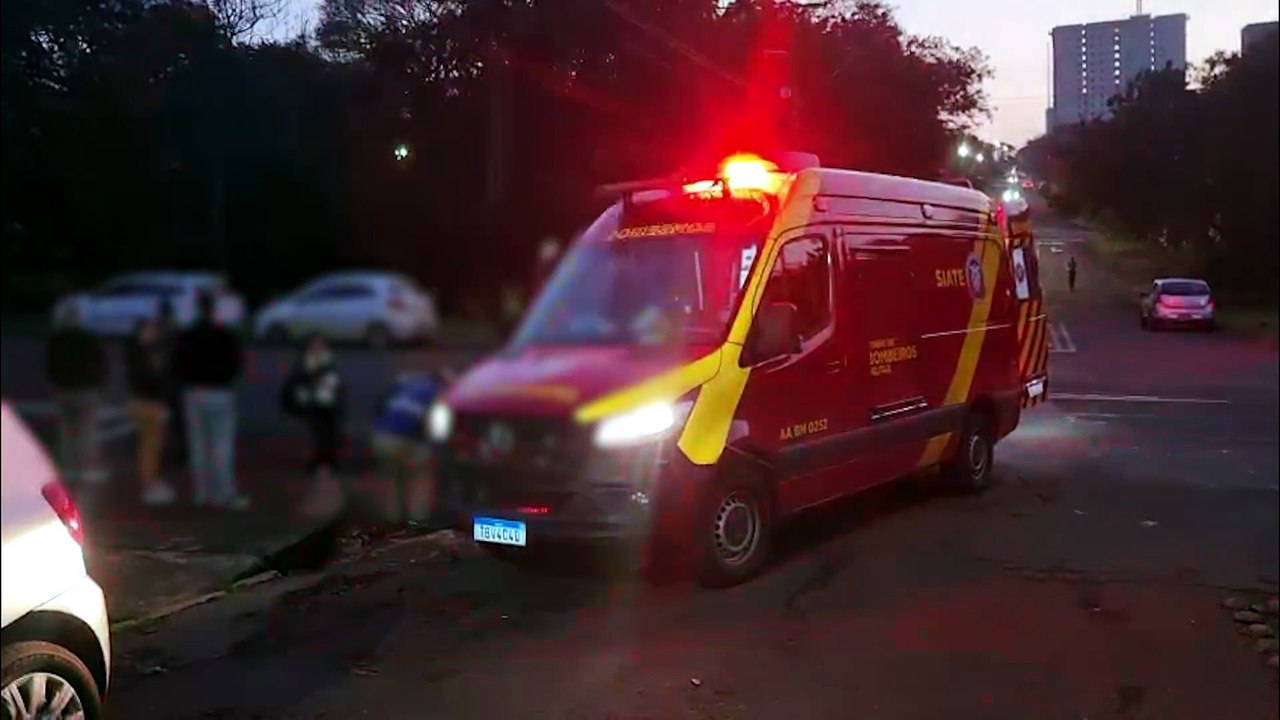 Motociclista fica ferido após acidente na Rua Natal, no Bairro Cancelli