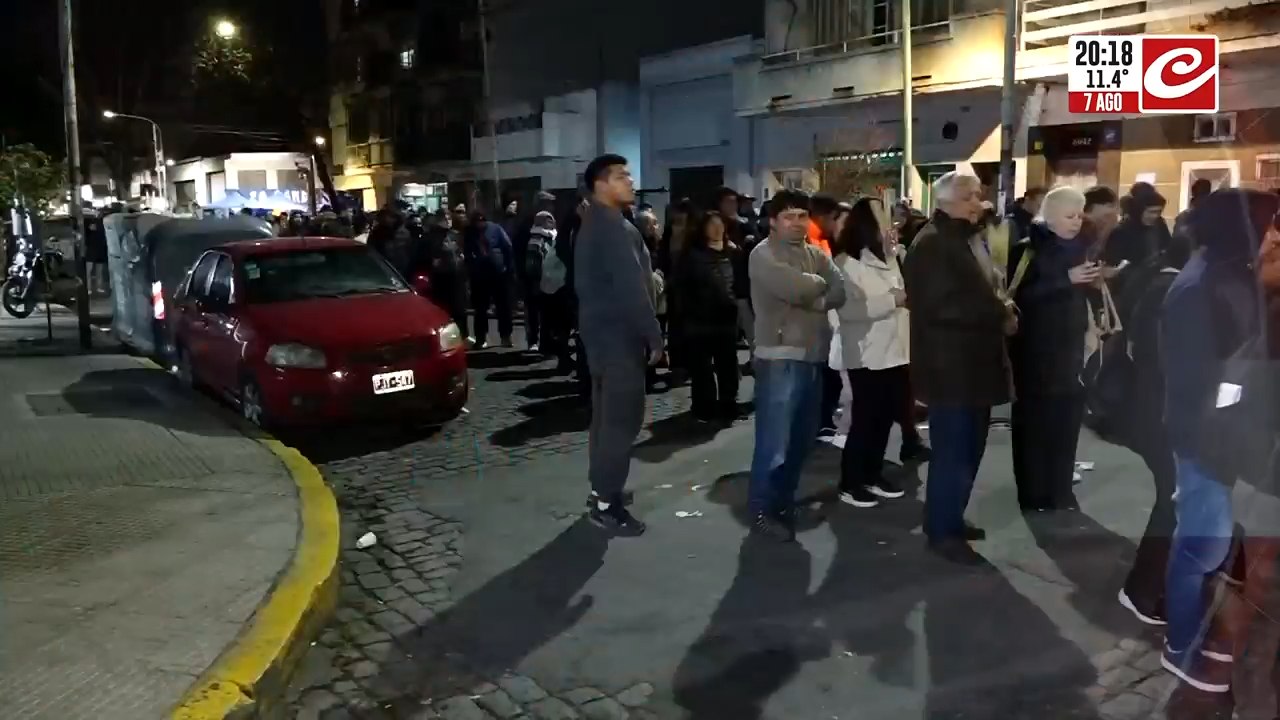 ¡Marea de fe y necesidad! Más de 12 horas de fila para pedirle a San Cayetano