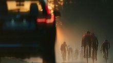 Sei ciclisti travolti a Lanzo Torinese, l’auto torna indietro e li investe: la video ricostruzione dell'incidente