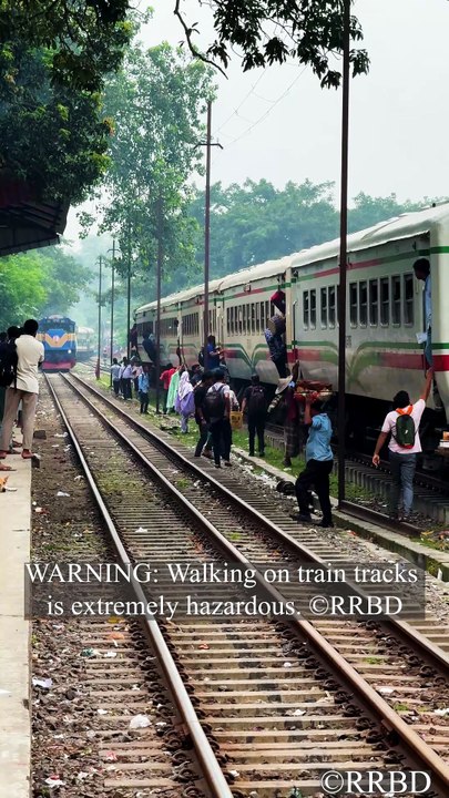 Don't walk on train tracks! 🚉❌⚠️