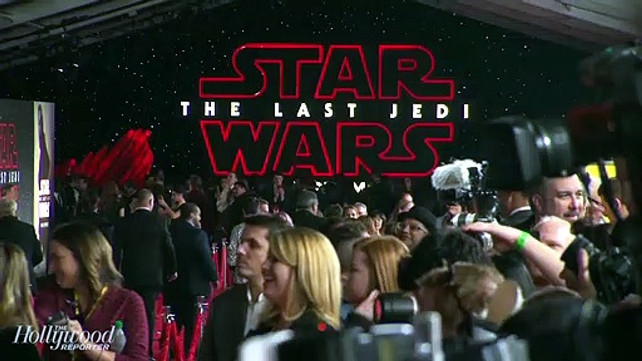 Warwick Davis on How He Misses Carrie Fisher's Presence at the 'Star Wars: The Last Jedi' Premiere [Full Movie]
