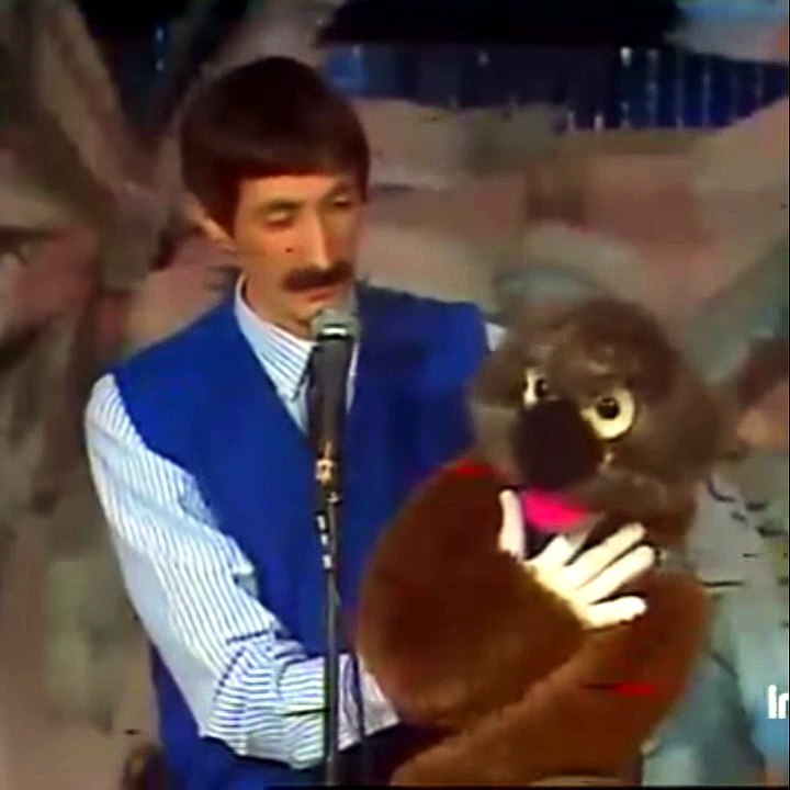 Michel Dejeneffe et la marionnette de Tatayet (1982)