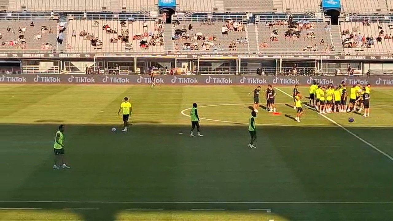 Entrenamiento del Atlético en la previa ante el City bajo un asfixiante calor