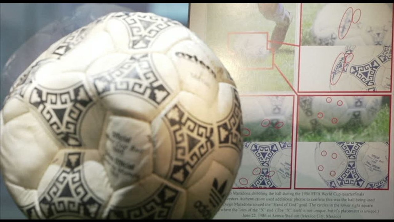 Il pallone della "Mano de Dios" all'asta per oltre 10 milioni dollari