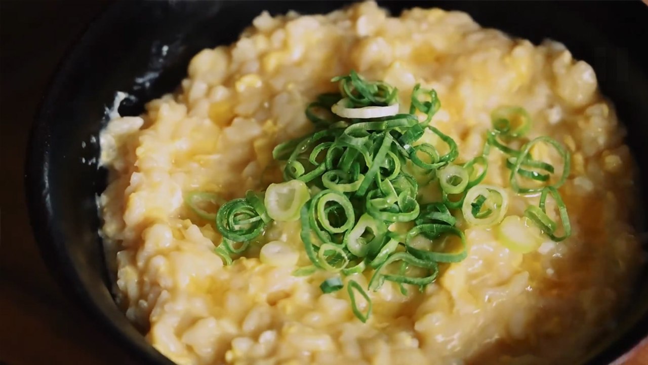 Easy Japanese Okayu Recipe: Comforting Rice Porridge with Dashi & Egg