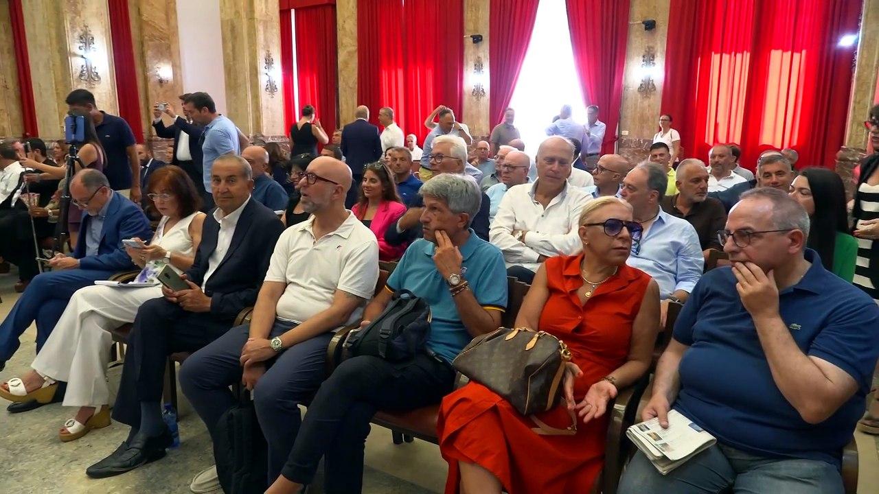 De Luca e i suoi 22 candidati