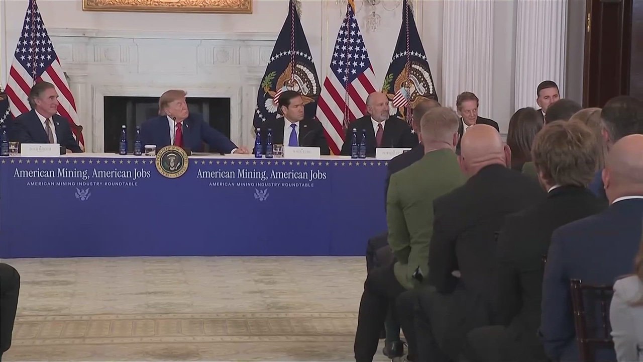 MARCO RUBIO asks TRUMP to HAND HIM the GOLD in a LIGHTHEARTED MOMENT