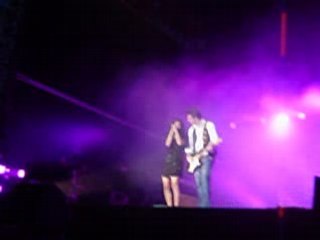 début de J'ATTENDS L'AMOUR à roubaix