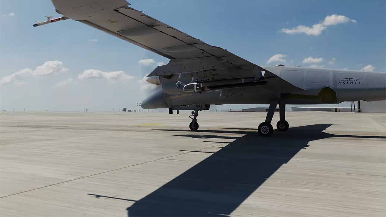 AKINCI-Drohne führt neuen Test mit intelligenter ALPAGUT-Munition durch