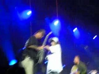 TOKiO HOTEL - 12.07.08 [ CHANGEMENT DE GUITARE ]