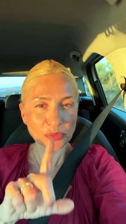 Μαρία Ηλιάκη: Το makeup των διακοπών, η αμφιβολ...