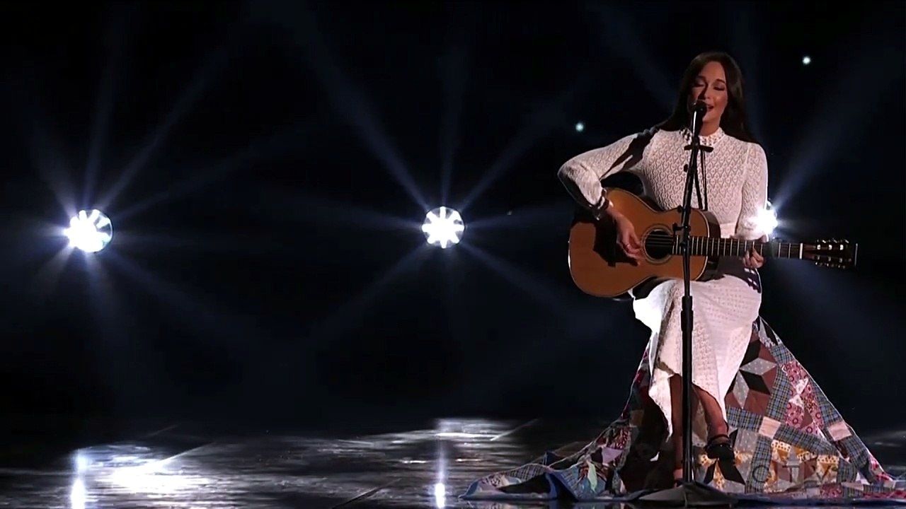The Architect (solo acoustic) - Kacey Musgraves (live)