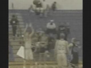 Régis Fait Du Basket Avec Une Pop Pom Girl