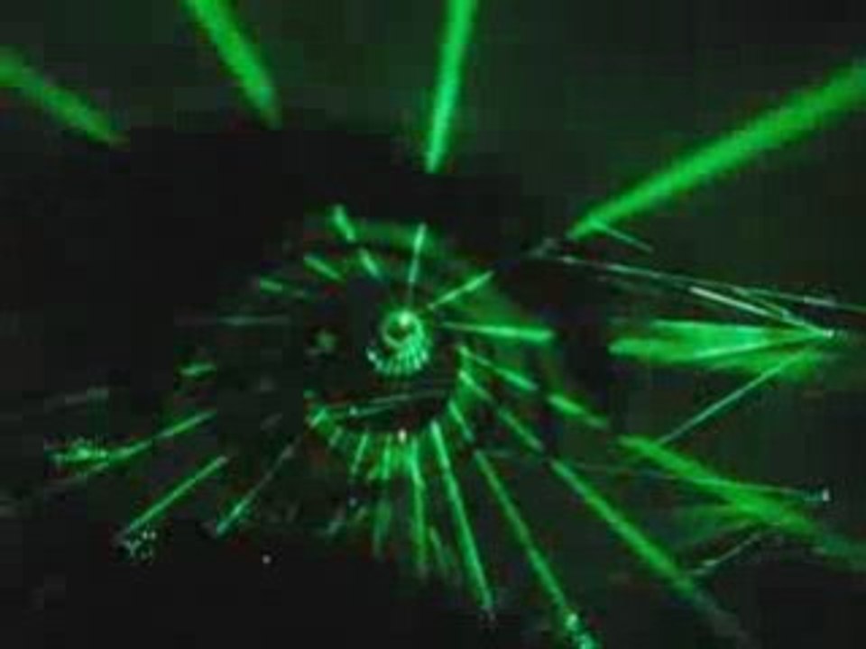 Show laser et feu d'artifice à Sarreguemines -vidéo 1