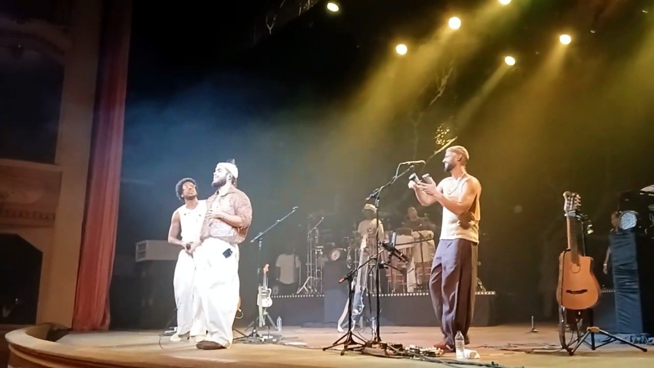 Veja trechos da apresentação dos Gilsons no Cine-Theatro Central, em Juiz de Fora