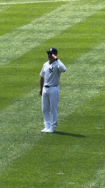Swisher salutes Bleacher Creatures at Yankees’ Old Timer’s Day