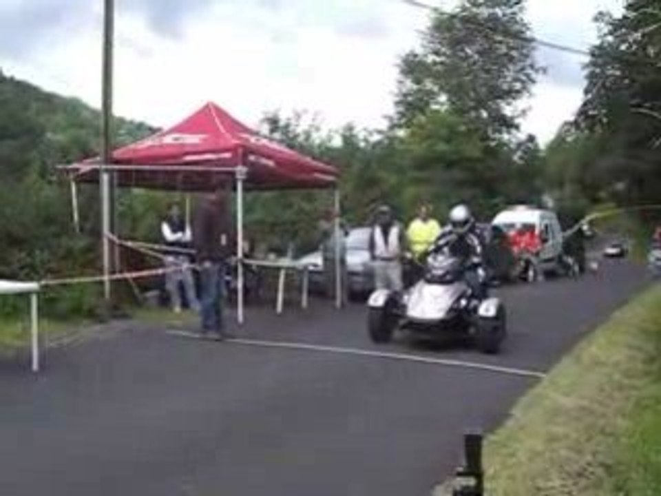 premier spyder can-am engagè au rallye routier du dourdou