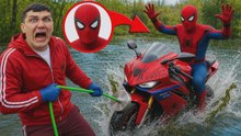 On a retrouvé le vélo de Spider-Man sous l’eau en faisant de la pêche à l’aimant ! Il s’est crashé !