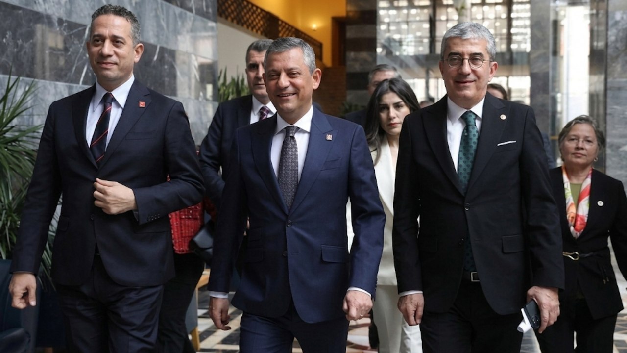Gökhan Günaydın'dan 'çerçeve yasa' açıklaması: Vatandaş bize 'Aptal mısınız kardeşim?' diyor, biz barışın ve demokrasinin peşindeyiz