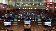 Mecliste başbakana yumurtalı protesto! Kosova'yı ayağa kaldıran görüntü