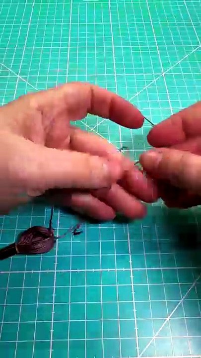 Делаем красивые кисточки из мулине