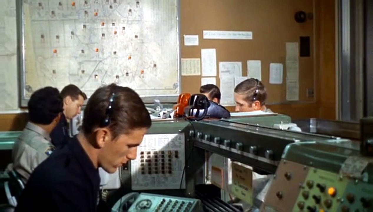 OMICIDIO AL NEON PER L' ISPETTORE TIBBS  *Ispet...