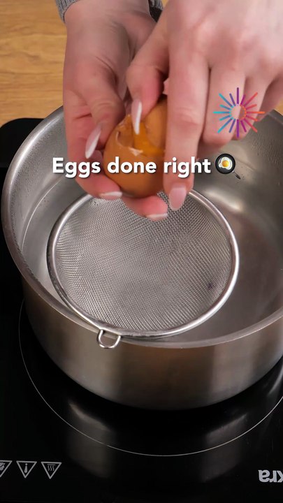 How to get the perfect fried eggs in seconds🍳