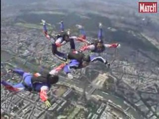 Saut en parachute Paris le 14 juillet
