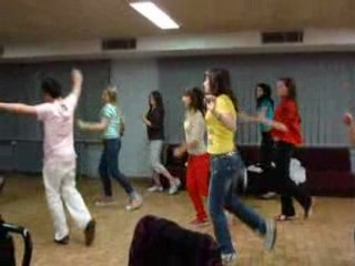 La fiesta apprend des danses portugais