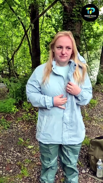 33,000ft Women’s Rain Jacket – Lightweight Waterproof Packable Raincoat with Hood