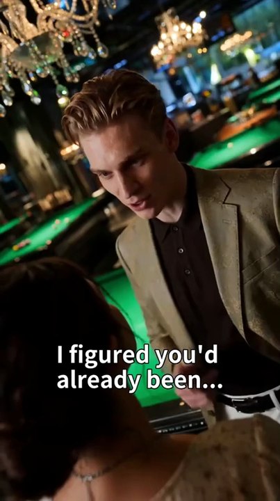 The queen’s cue_ full drama