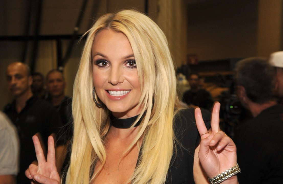 Botched Botox injection leaves Britney Spears with a droopy eyelid