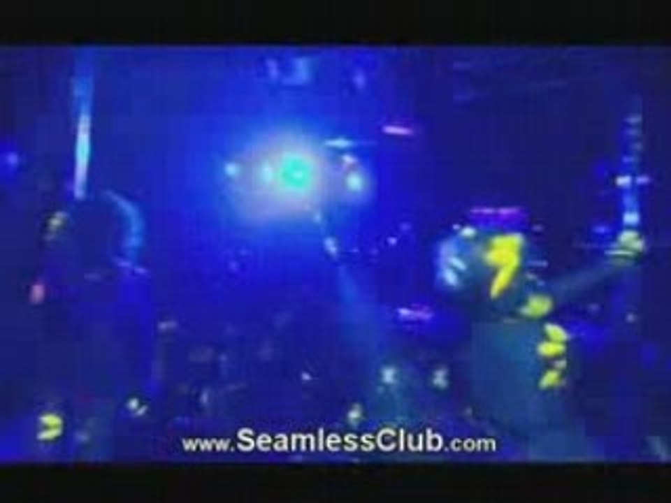 Huge Crowd at Las Vegas Nightclub - Seamless Club