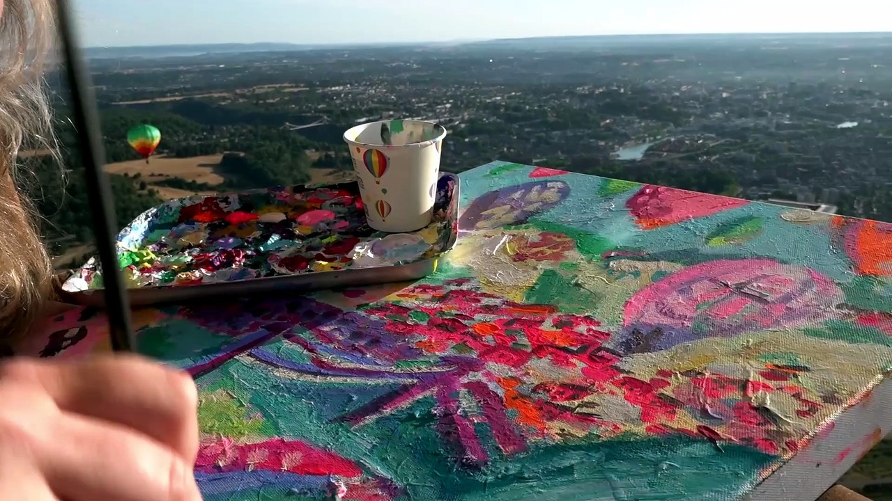 Artist takes to the skies to paint Bristol from a hot air balloon