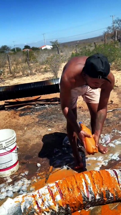 Tentei temperar um pirarucu de 65 kilos inteiro