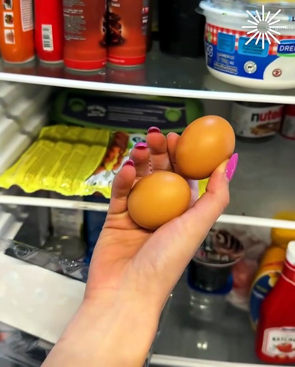 Tasty frozen eggs trick for a quick meal! 😋🍳