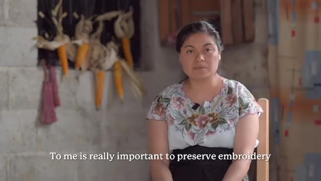 Watch the artisans that work with Mi Golondrina