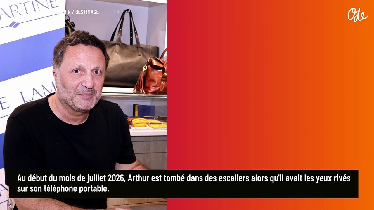 “Mon autonomie a pris un congé sans solde” : Arthur toujours en convalescence, l’animateur raconte à quoi ressemble son quotidien assisté