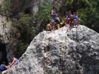 Collège Castries : Ardèche 2008, saut de Cindy
