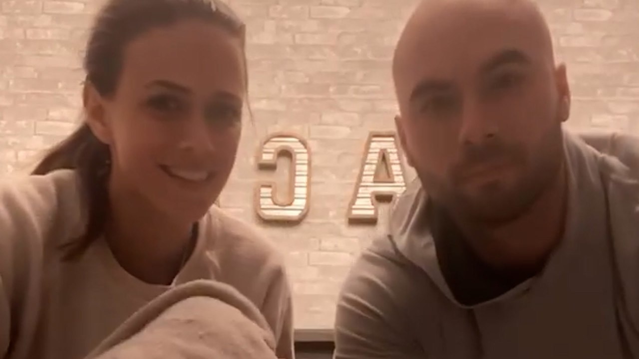 Jana Kramer and husband divide fans with towel folding techniques
